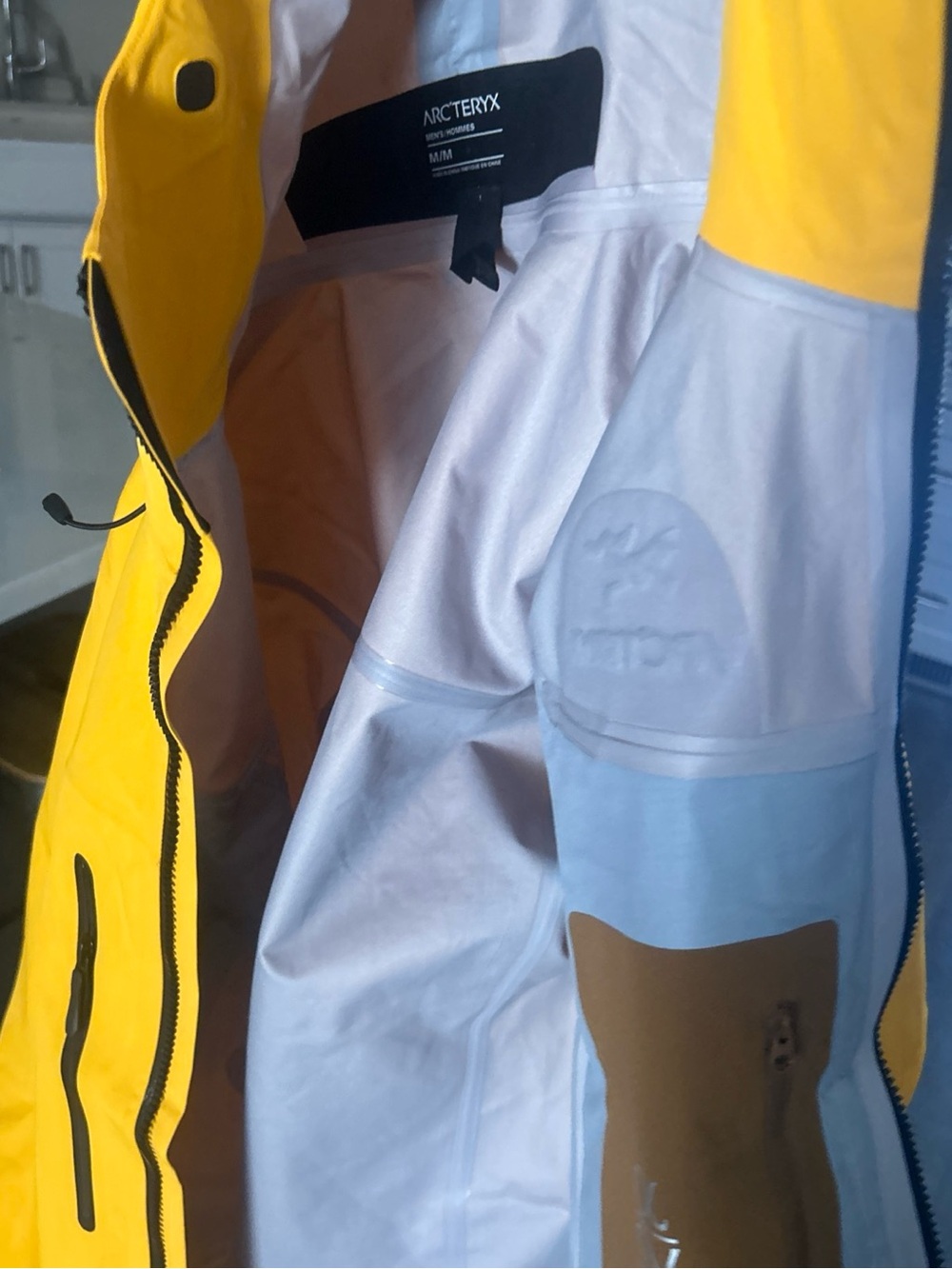 Arc'teryx men’s  Yellow Waterproof Raincoat - Picture 6 of 7